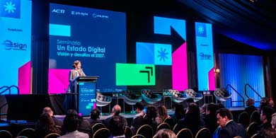 Debate sobre los desafíos de la Ley de Transformación Digital en Chile